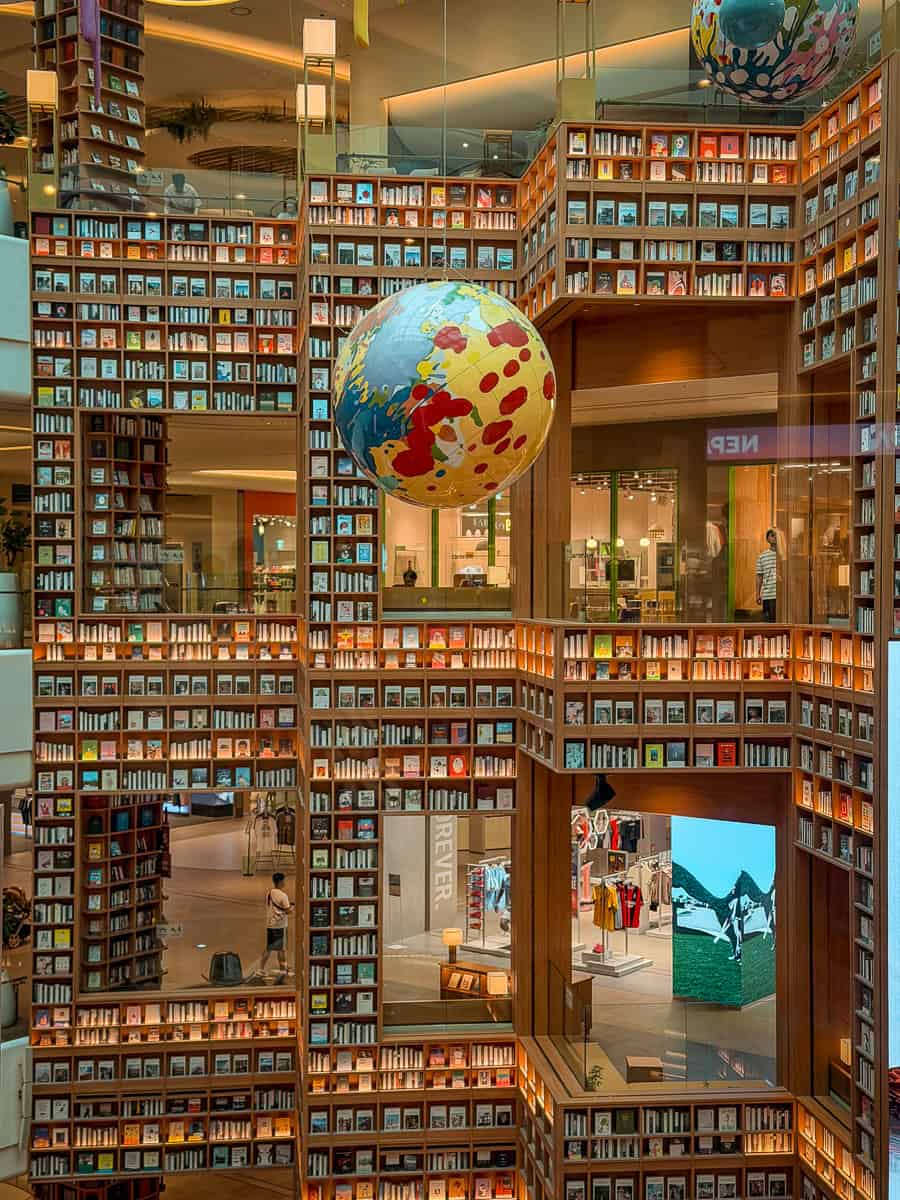 Suwon Starfield Library - Is it Worth Visiting in South Korea? 12 Starfield Suwon Library Worth it