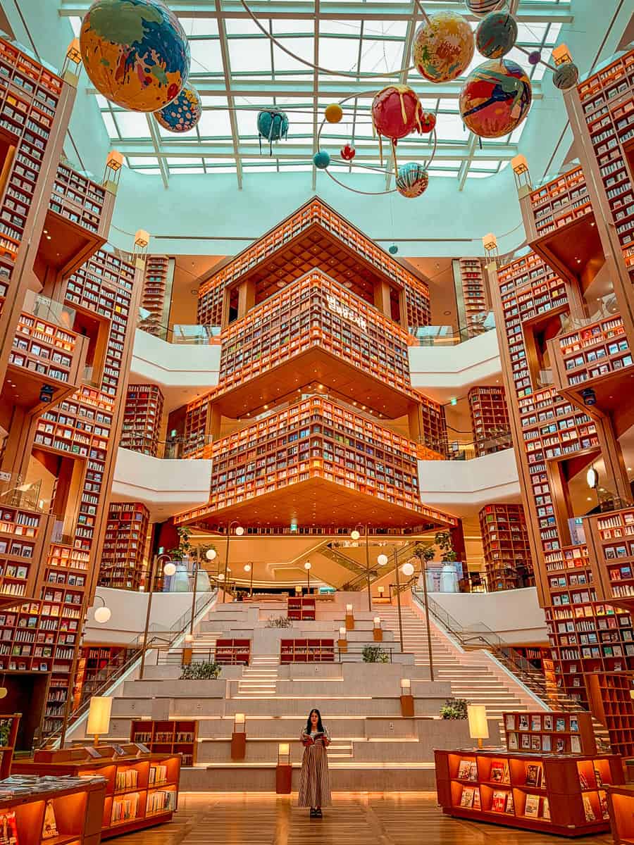 Suwon Starfield Library - Is it Worth Visiting in South Korea? 3 Starfield Suwon Library Worth it