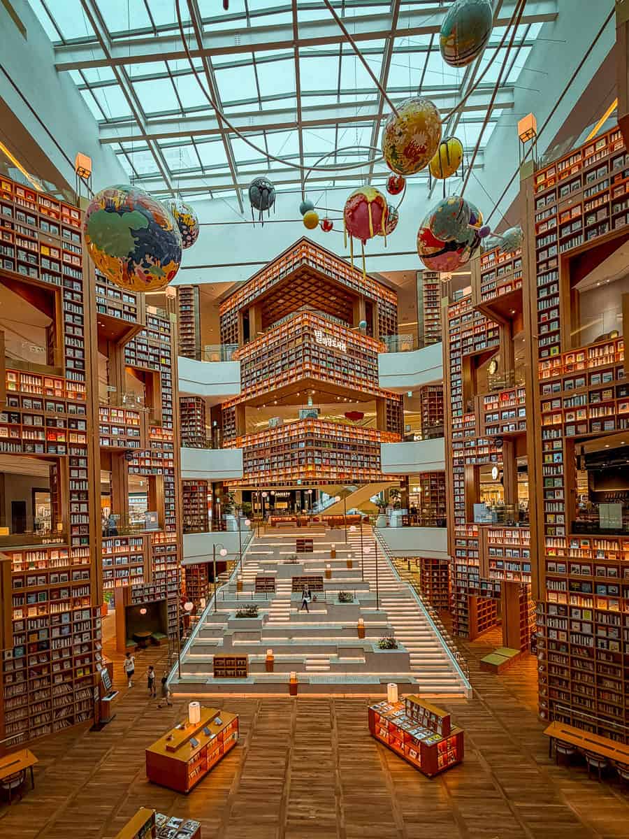 Suwon Starfield Library - Is it Worth Visiting in South Korea? 8 Starfield Suwon Library Worth it