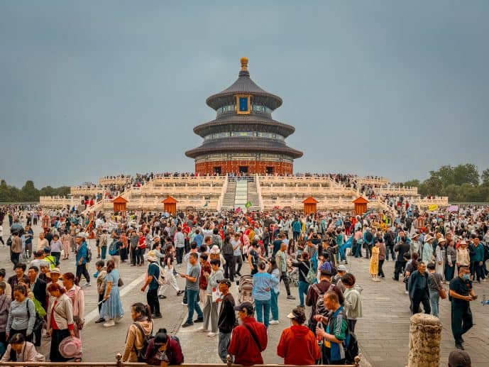 How to Visit the Temple of Heaven Beijing & Hall of Prayer for Good Harvests! 28 The reality of the Temple of Heaven crowds
