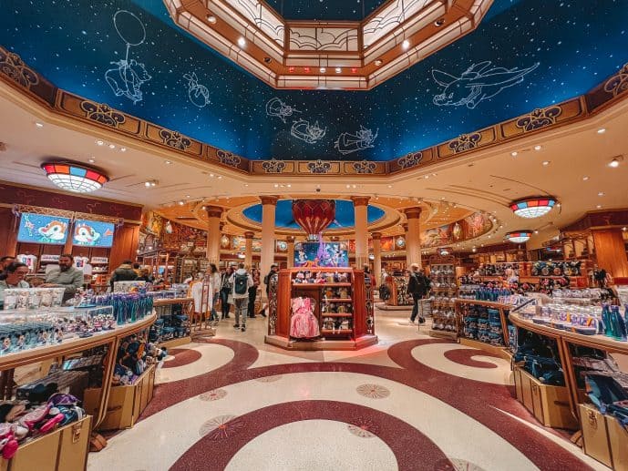 Review World of Disney Store Disneyland Paris - Designing Disney