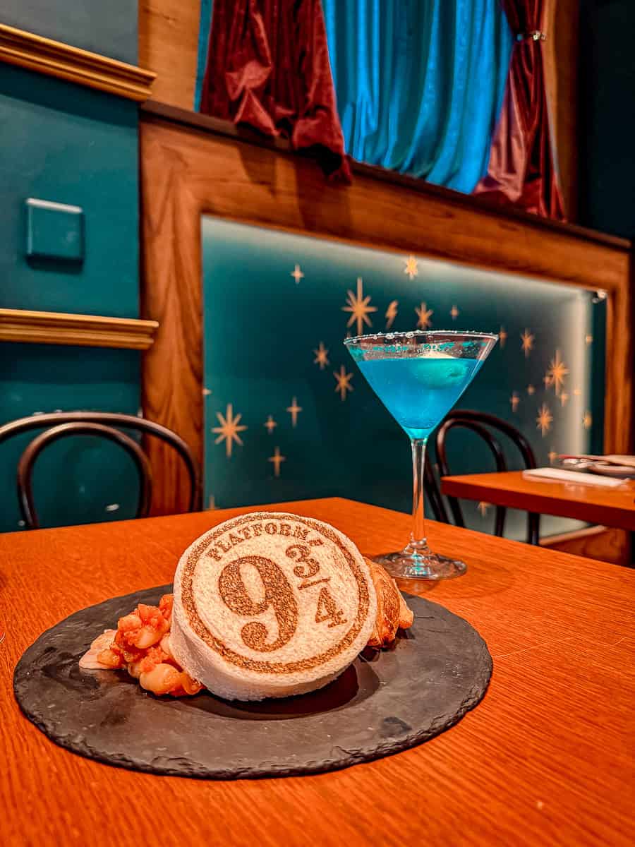 Tokyo Harry Potter Cafe Platform 9 and 3/4 beans
