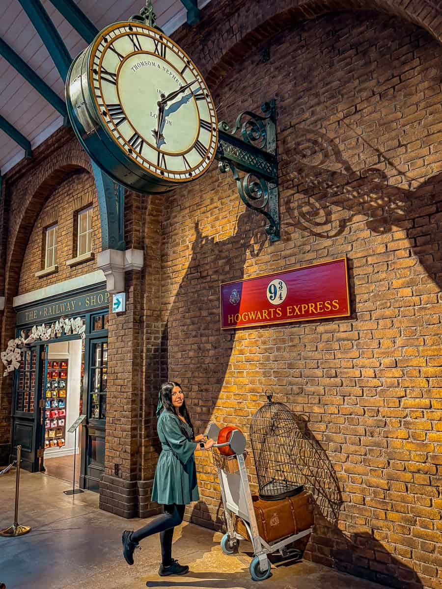 Tokyo-Making-of-Harry-Potter Trolley