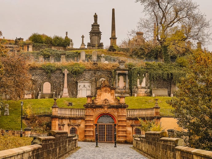 How to visit Glasgow Necropolis Scotland