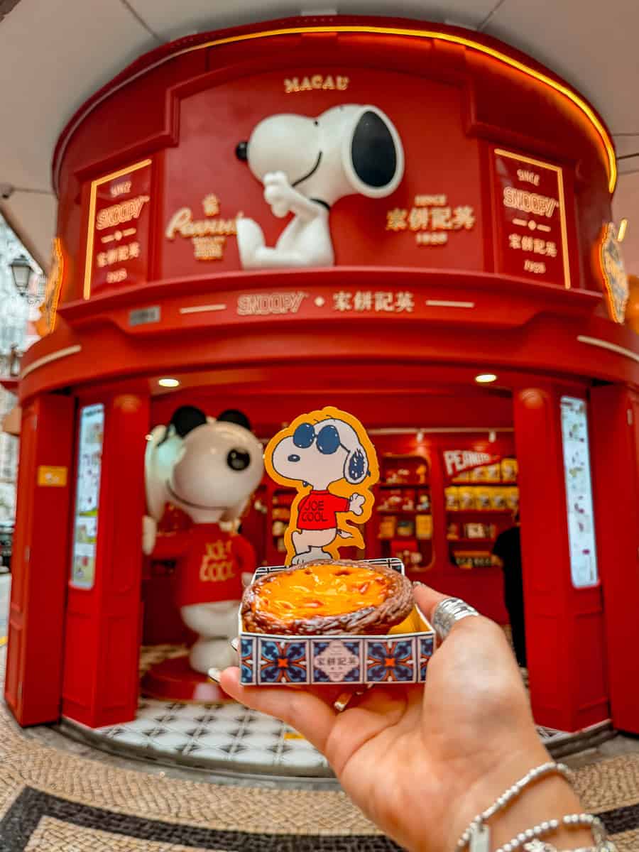 Yeng Kee Bakery Snoopy egg tart 