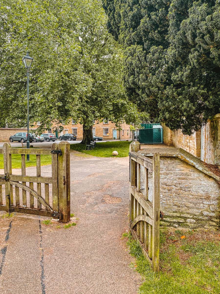 Bampton Downton Abbey Village filmowanie lokalizacja