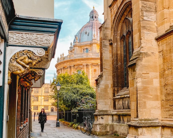 Narnia Door Oxford - How To Visit The C. S. Lewis Inspiration!