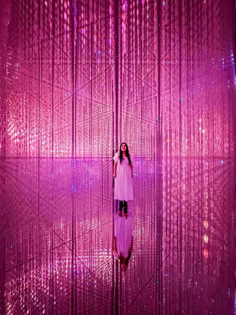 TeamLab Borderless Infinite Crystal World