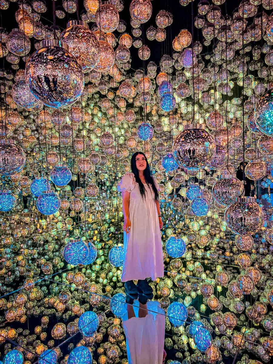TeamLab Borderless Bubble Universe